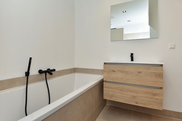 Medium property photo - Van Diemenstraat 164, 2518 VG Den Haag